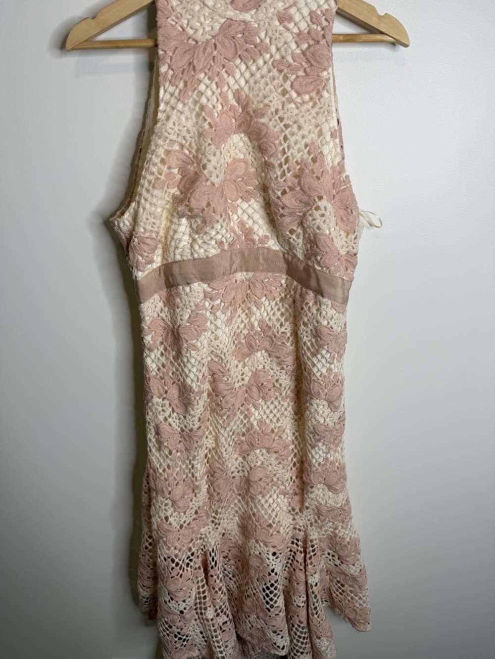 KEEPSAKE the Label Blush Pink Cream Crochet Midi Dress no air lace size 8 NWT - Picture 4 of 10